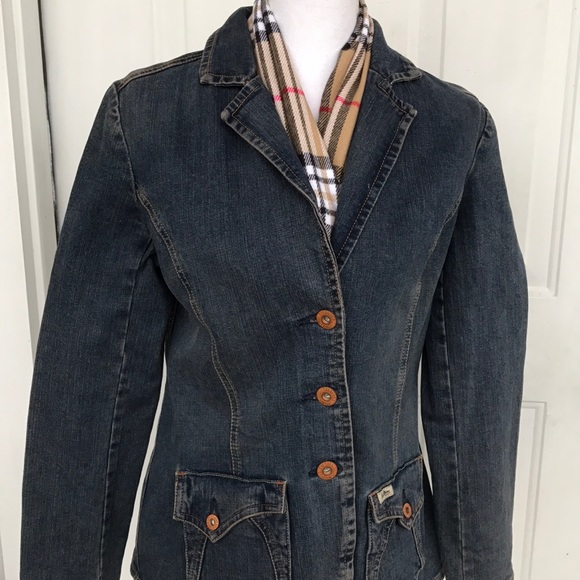 Levi's Jackets & Blazers - 🎉HP🎉 12/14 Levi's Denim Blazer